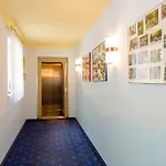 1a Steiner Hotel 3*