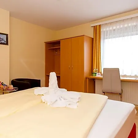 1a Steiner Hotel 3*
