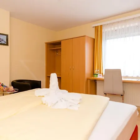 1a Steiner Hotel 3*