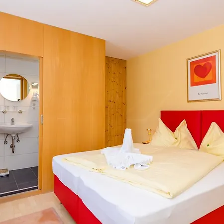 施泰纳酒店 3* 尤登堡