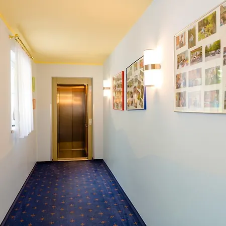 1a Steiner Hotel 3*