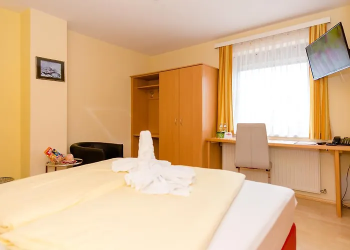 1a Steiner Hotel 3*